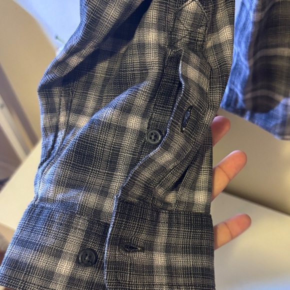 Carhartt Men's Gray Plaid Button-Down Shirt - Picture 4 of 6